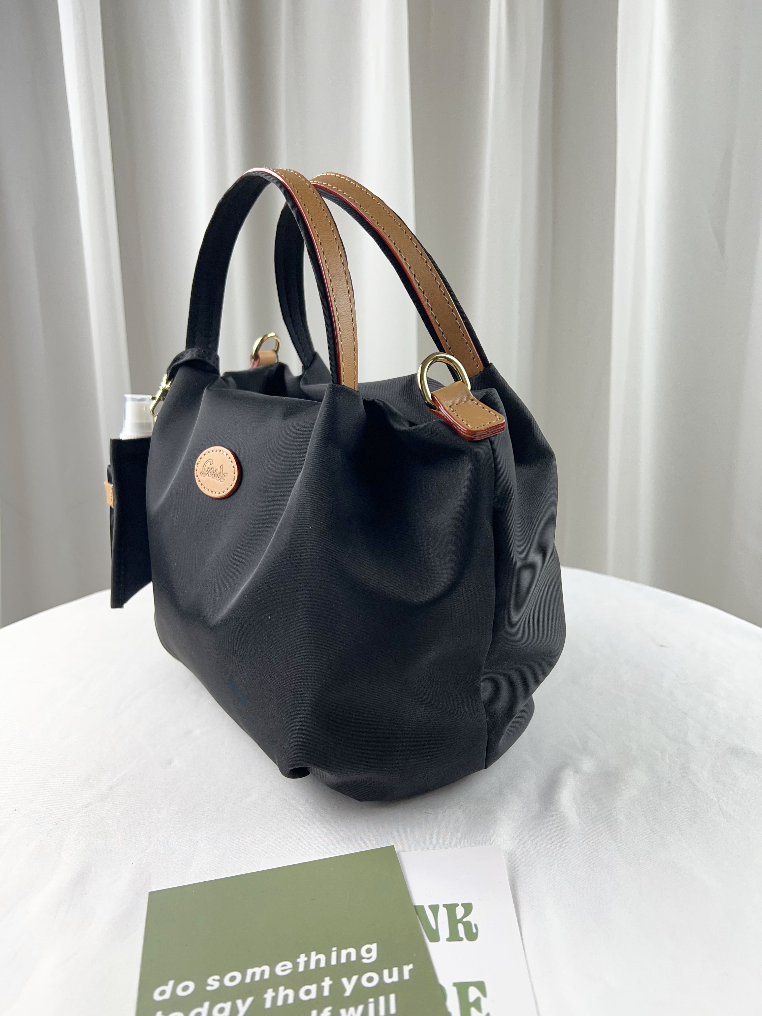 GOODS 素面尼龍防潑水手提包 / 側背包 附酒精保護套+酒精瓶 #2808