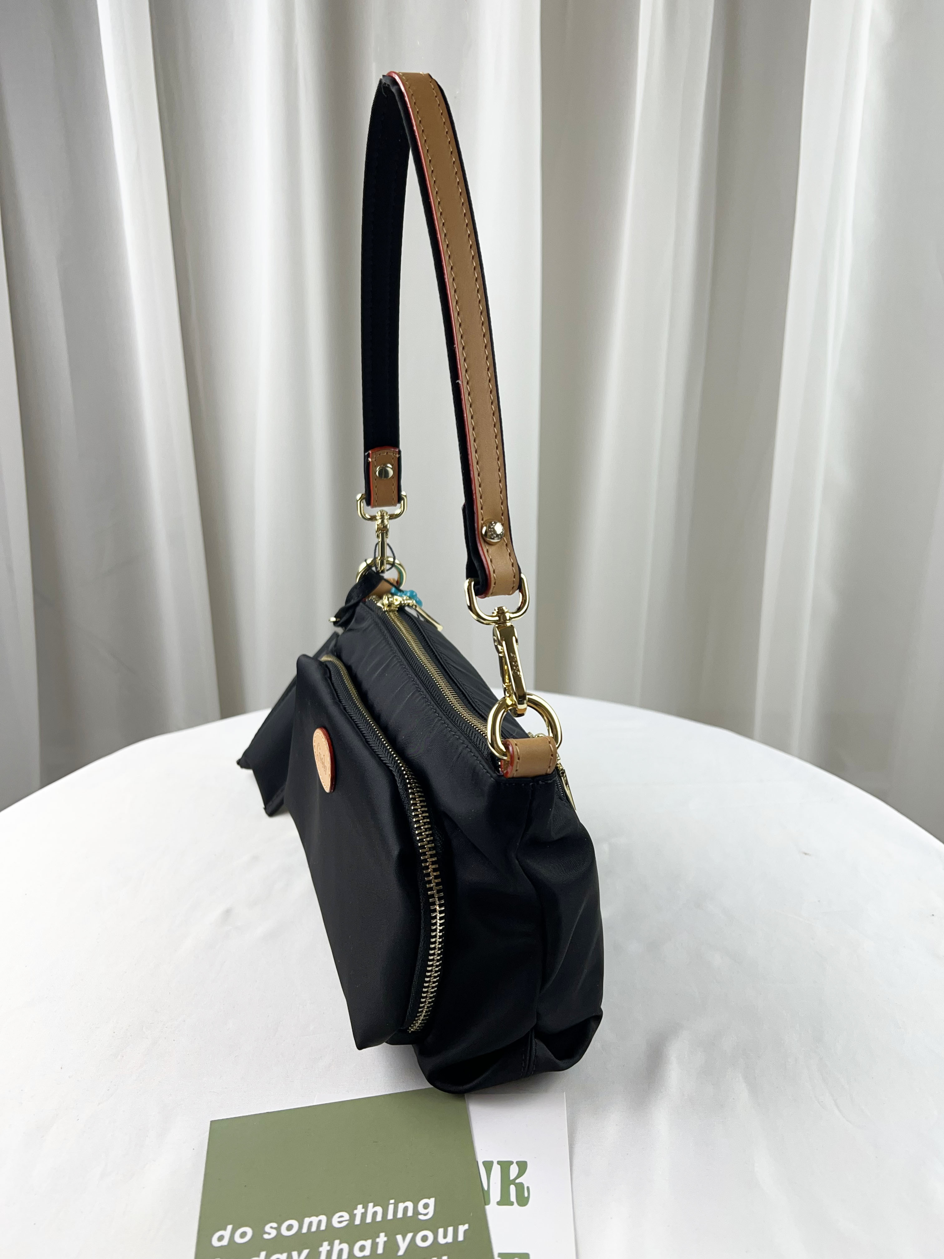 GOODS 素面尼龍防潑水肩背包 / 側背包 附酒精保護套+酒精瓶 #2813