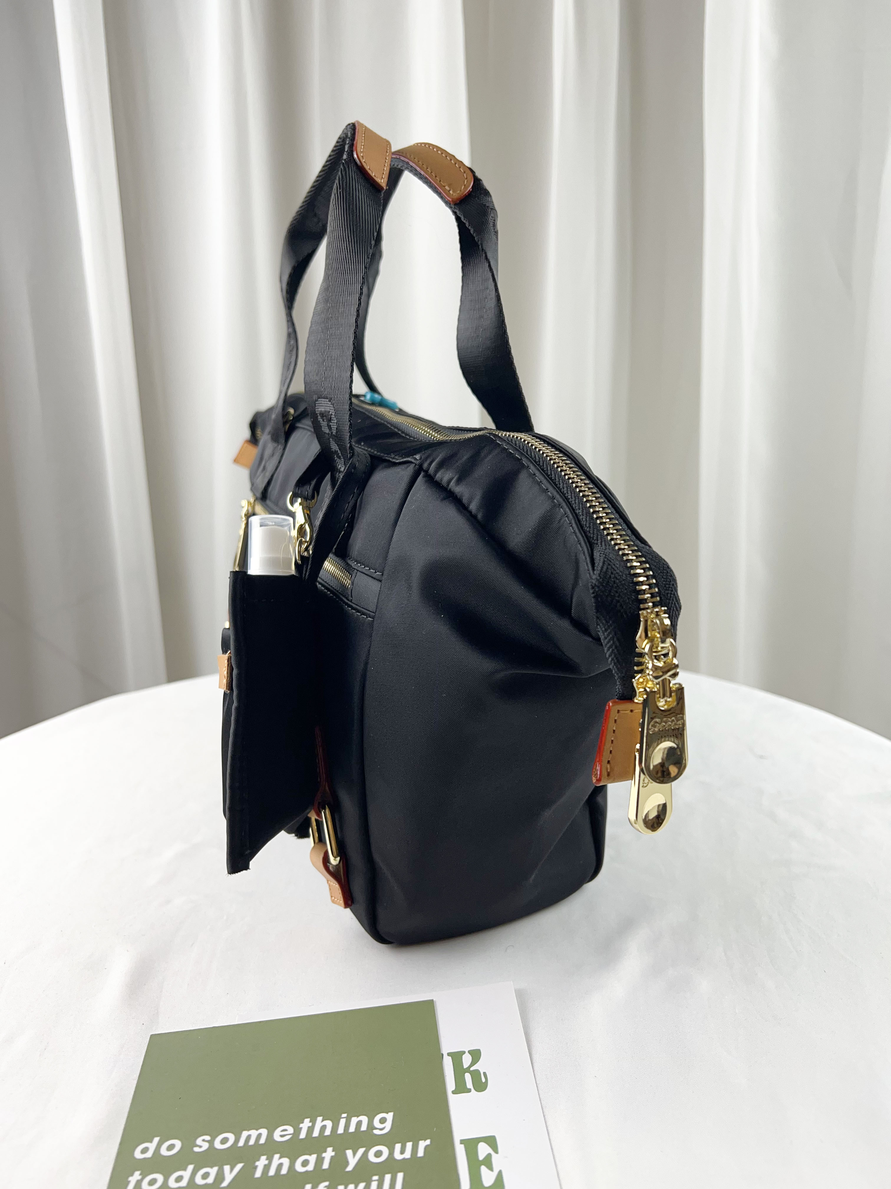 GOODS 素面尼龍防潑水手提包 / 側背包 附酒精保護套+酒精瓶 #2826