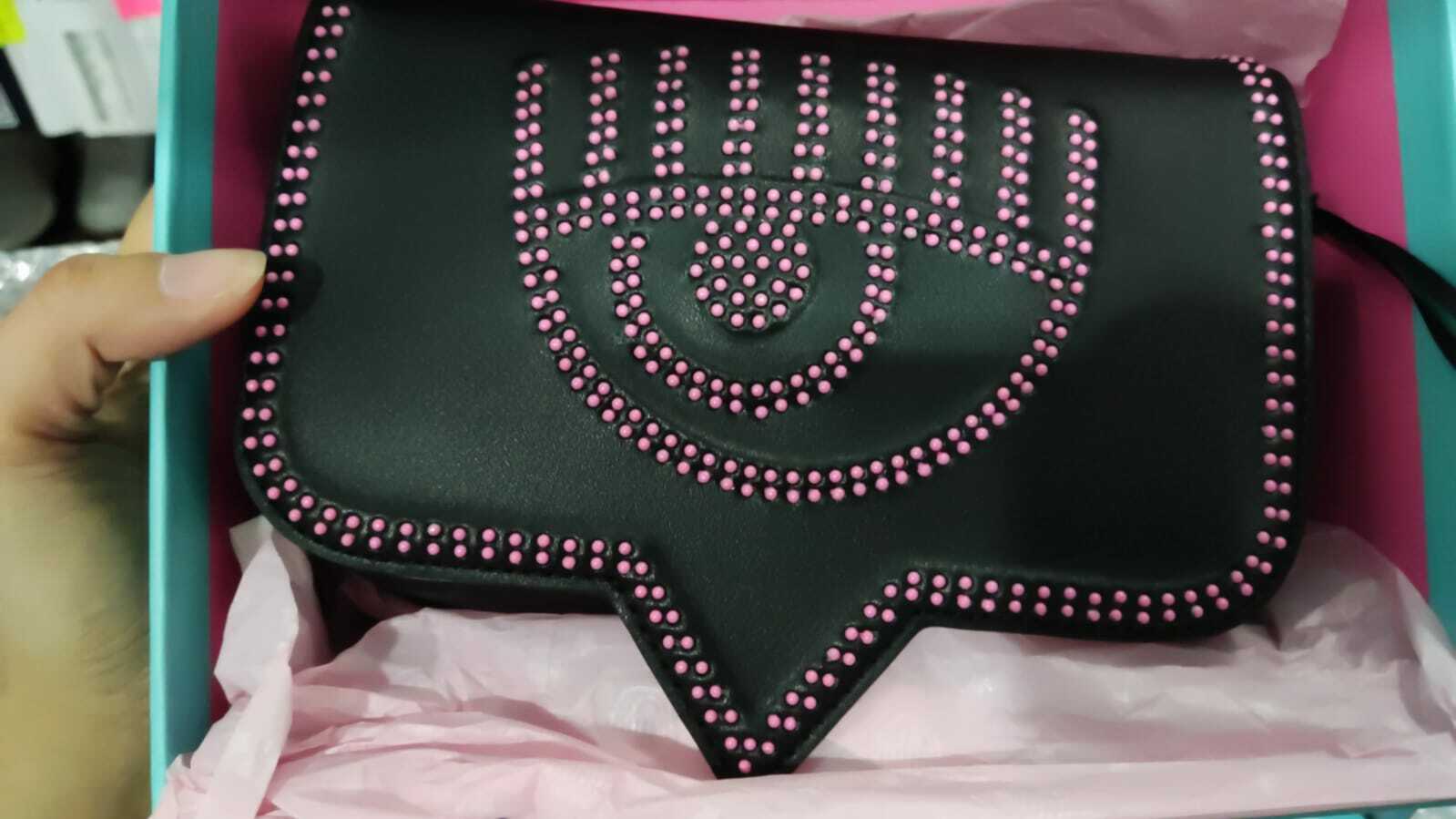 [S] CHIARA FERRAGNI ZS518N74 EYELIKE BAGS STUDS PU,BLACK/PINK, 8052672296825 (SCF142)