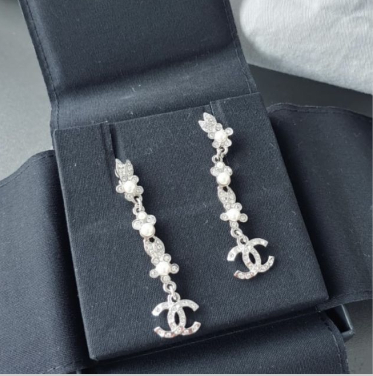 Chanel Earrings (Silver)