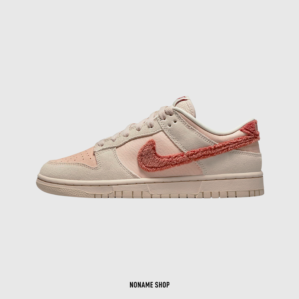 NIKE DUNK LOW "Terry Swoosh" 絨毛 草莓熊 (女款)