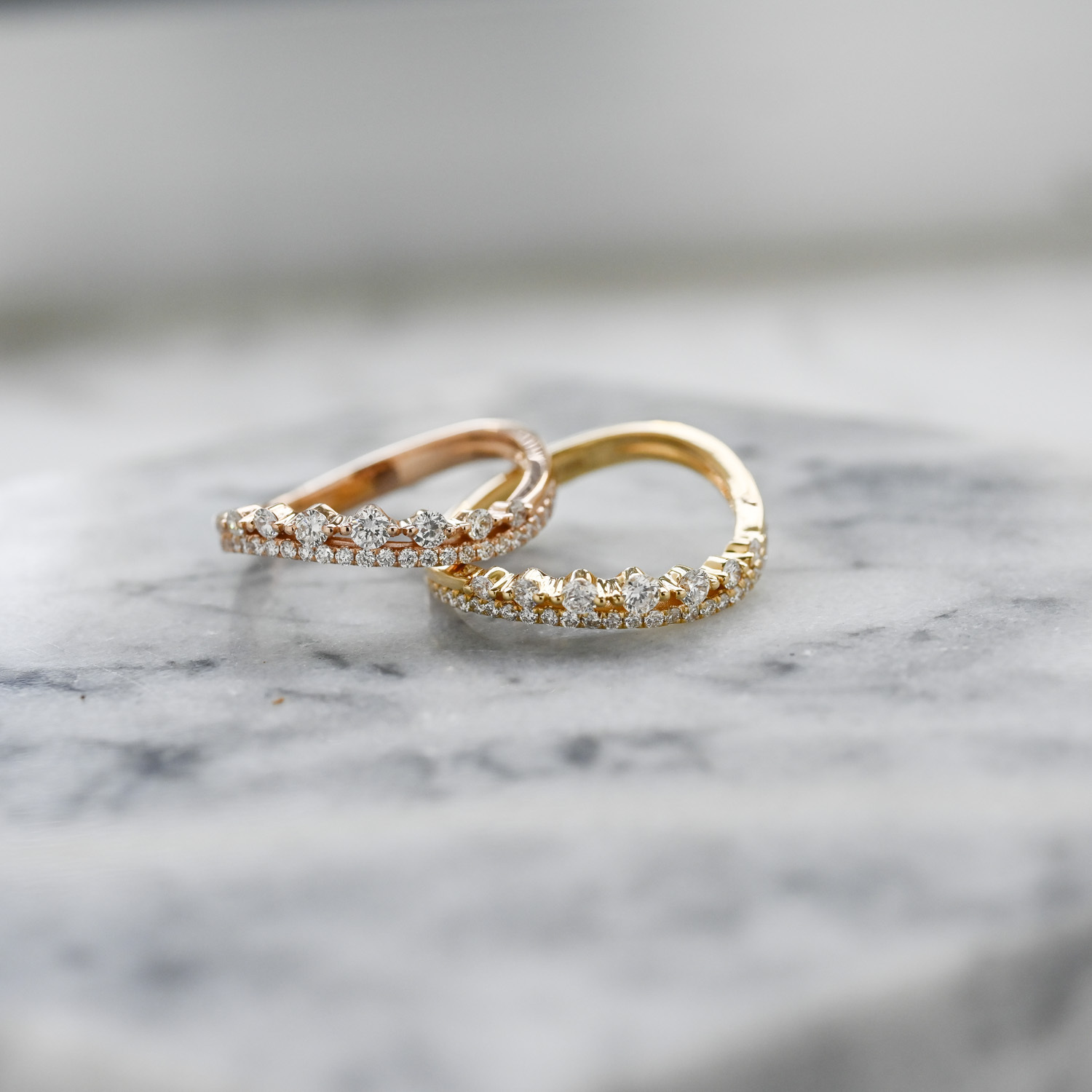 18K Curvy Diamond Ring