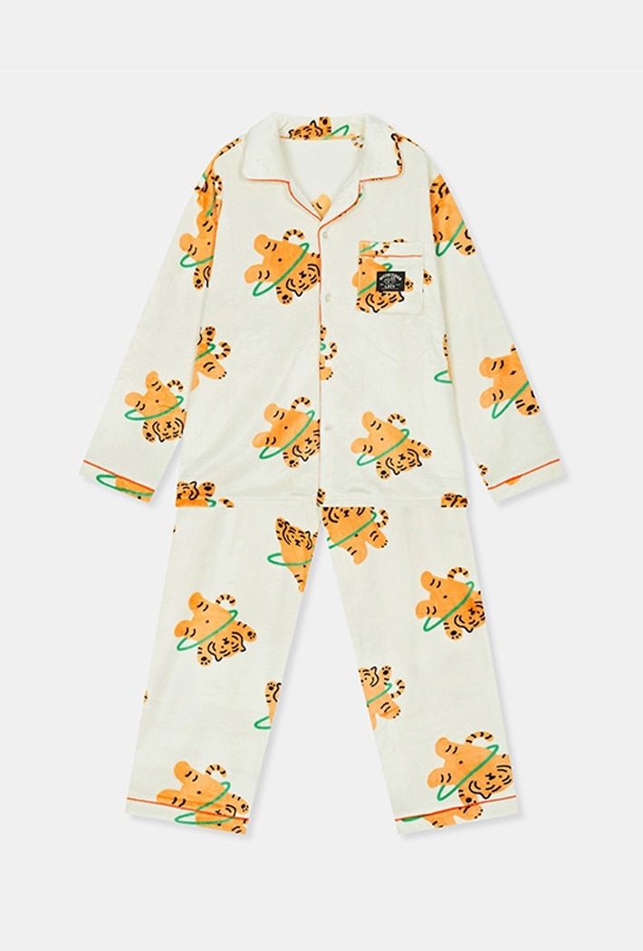 ★SPAO★ Mujik Tiger Mujik Tiger Short Sleeve Pajamas IVORY SPAO x Mujik Tiger Short Sleeve Pajamas IVORY – SeoulSeoul