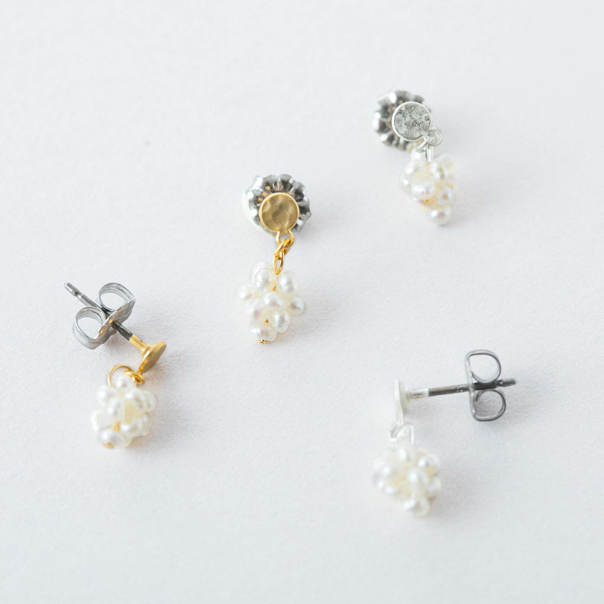 Pisceans-淡水珍珠花球針式耳環 GD