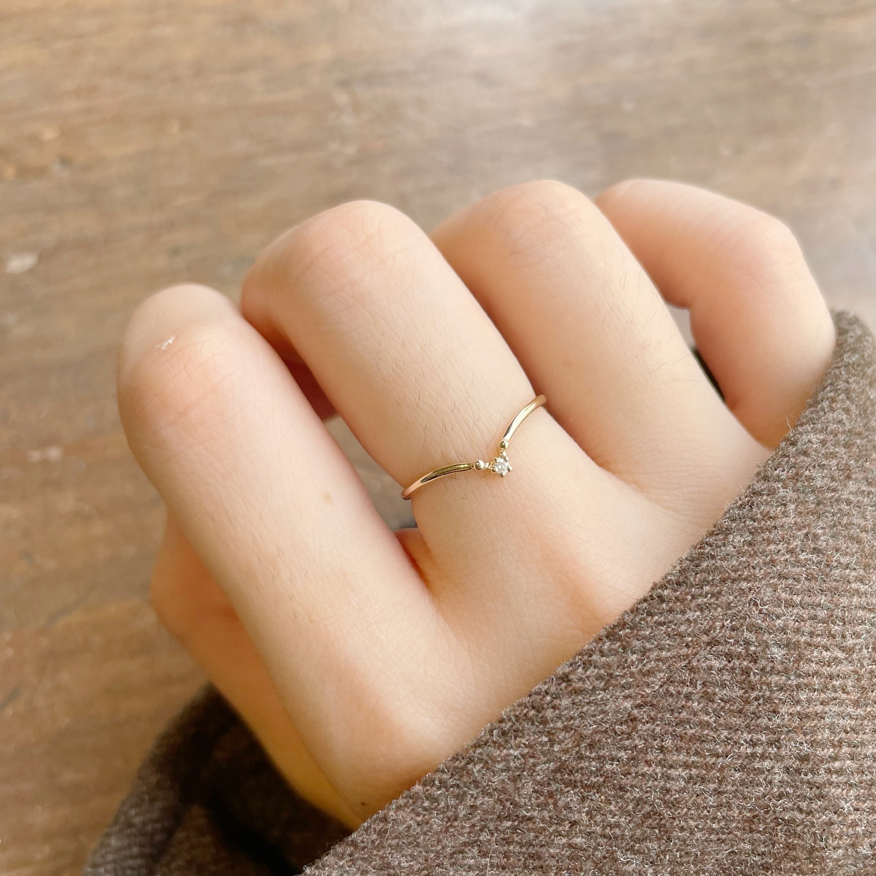 14K Stardust單顆真鑽V形戒指