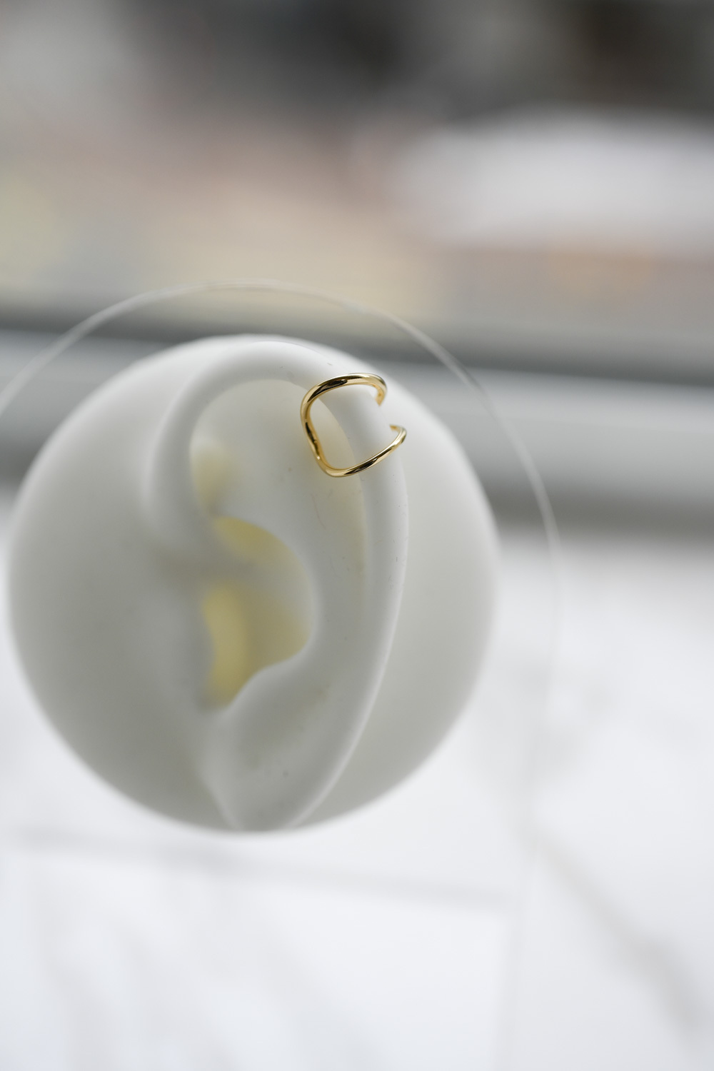 18K Linea Plain Gold Earcuff