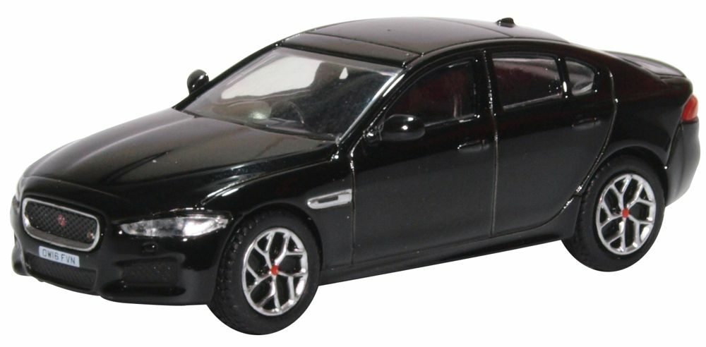 1/76 OXFORD Jaguar XE Narvik Black (76JXE003)