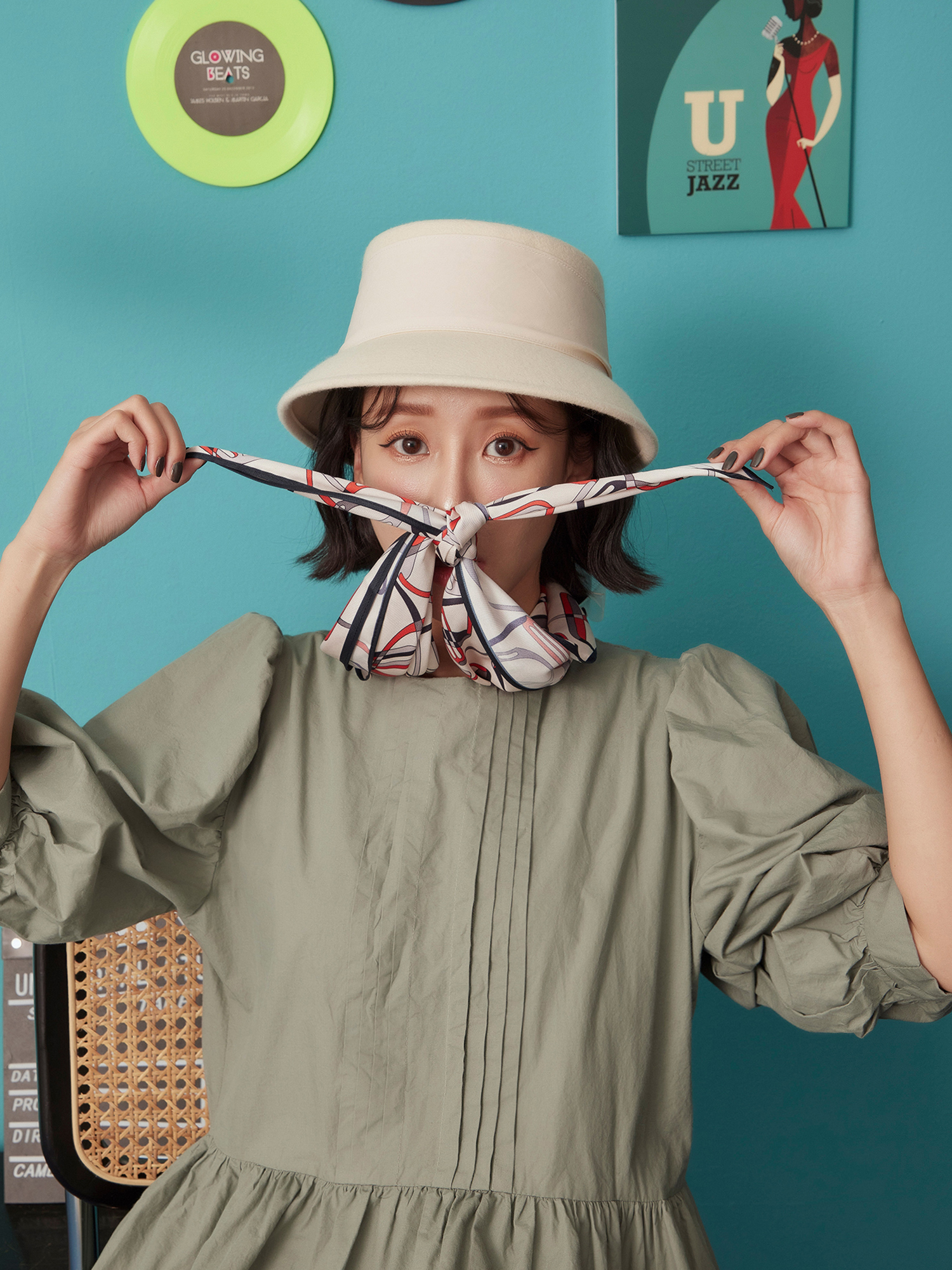 星探雷達。半圓滿版拚色領巾