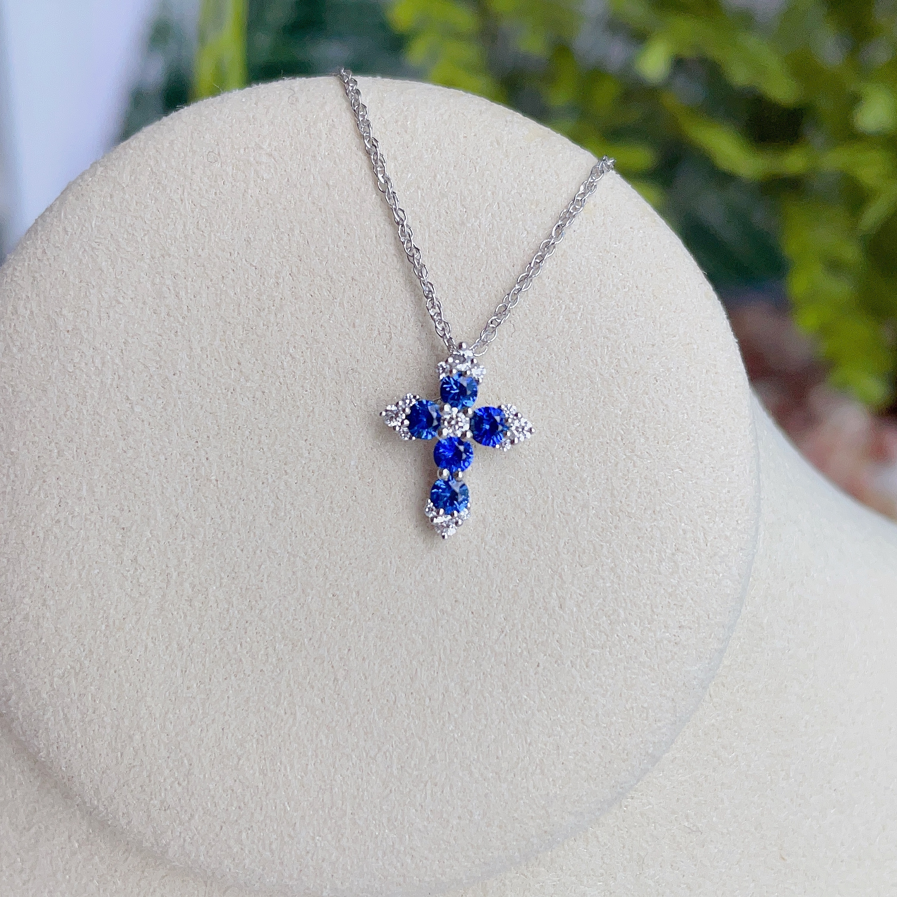 18K金天然藍寶石鑽石吊墜-迷你十字架