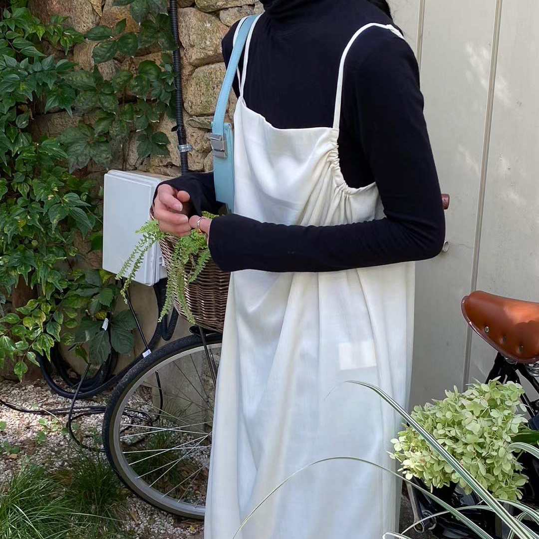 設計抓褶絲緞細肩OPS(白)