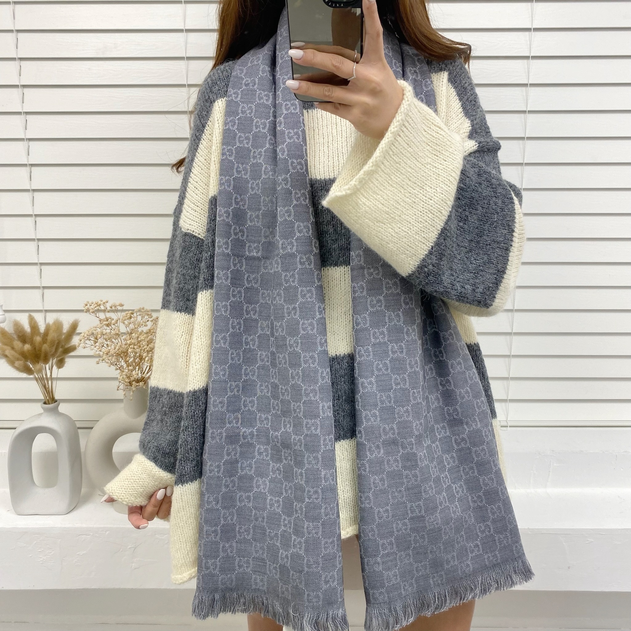 Outlet Gucci Scarf (背面浄色款）