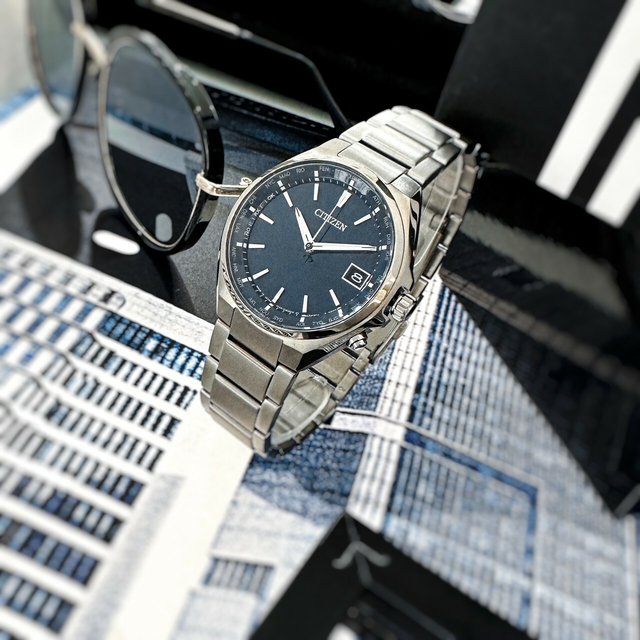 【CITIZEN】GENT'S CB1120-50L (Blue) / CB1120-50E (Black) Modern Watch