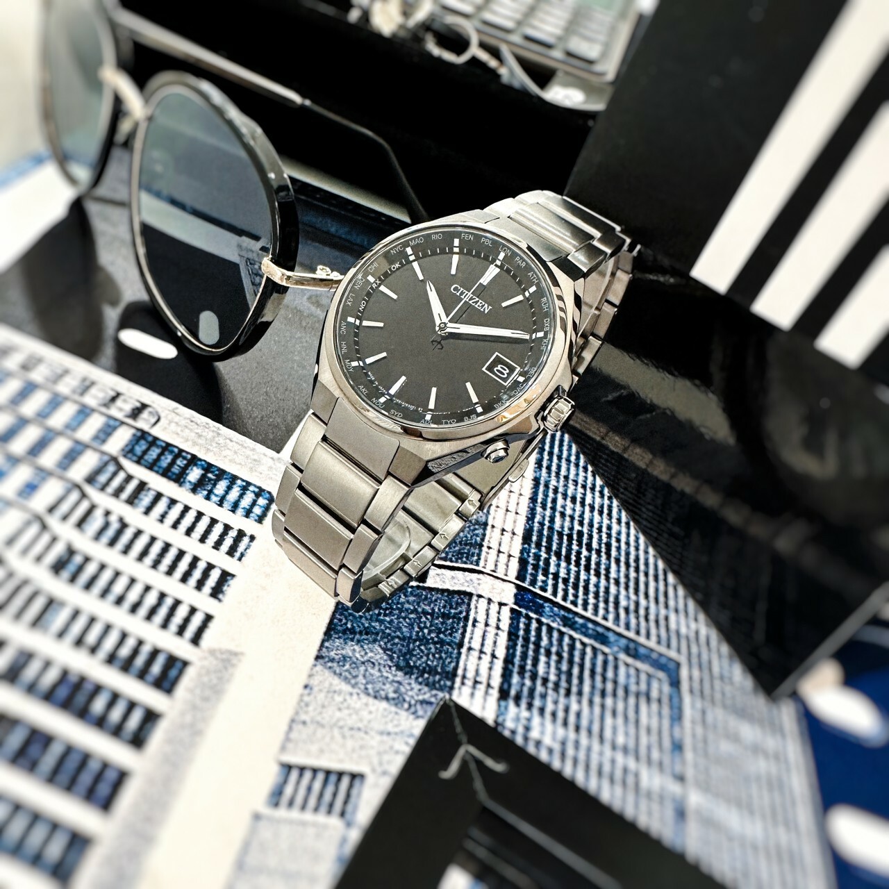 【CITIZEN】GENT'S CB1120-50E (Black) /CB1120-50L (Blue) Modern Watch