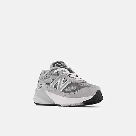 人気メーカー・ブランド 【新品16.5㎝】new balance GL6 V6 IV990