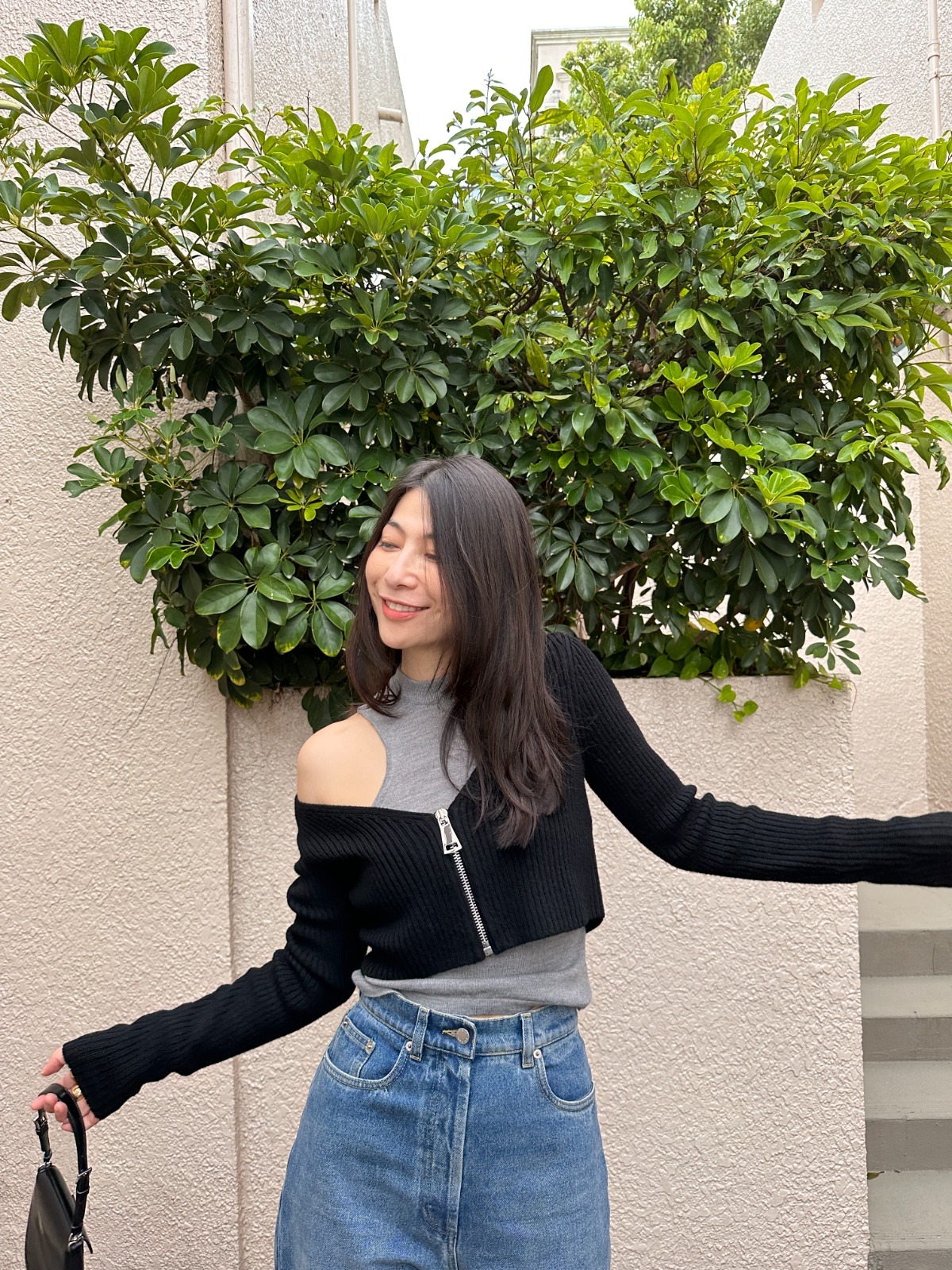 HANAA羊毛V領黑色短款拉鍊毛衫