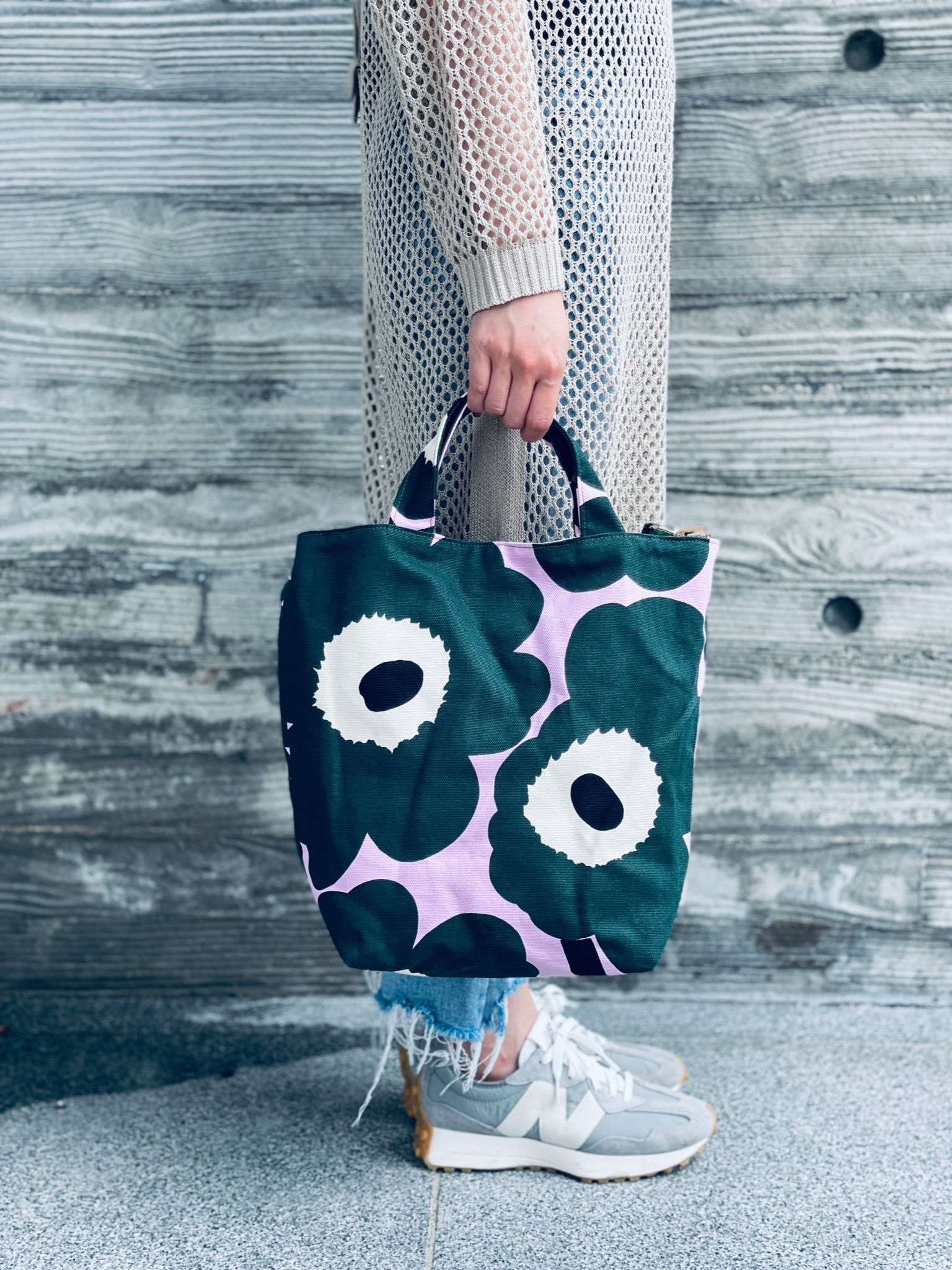 Shoulder tote bag | adjustable strap | Green pink unikko canvas fabric