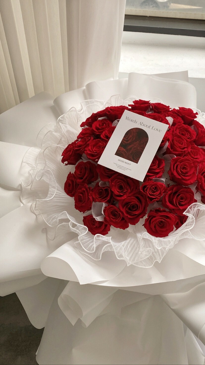 52朵紅玫瑰巨大花束-終愛一生