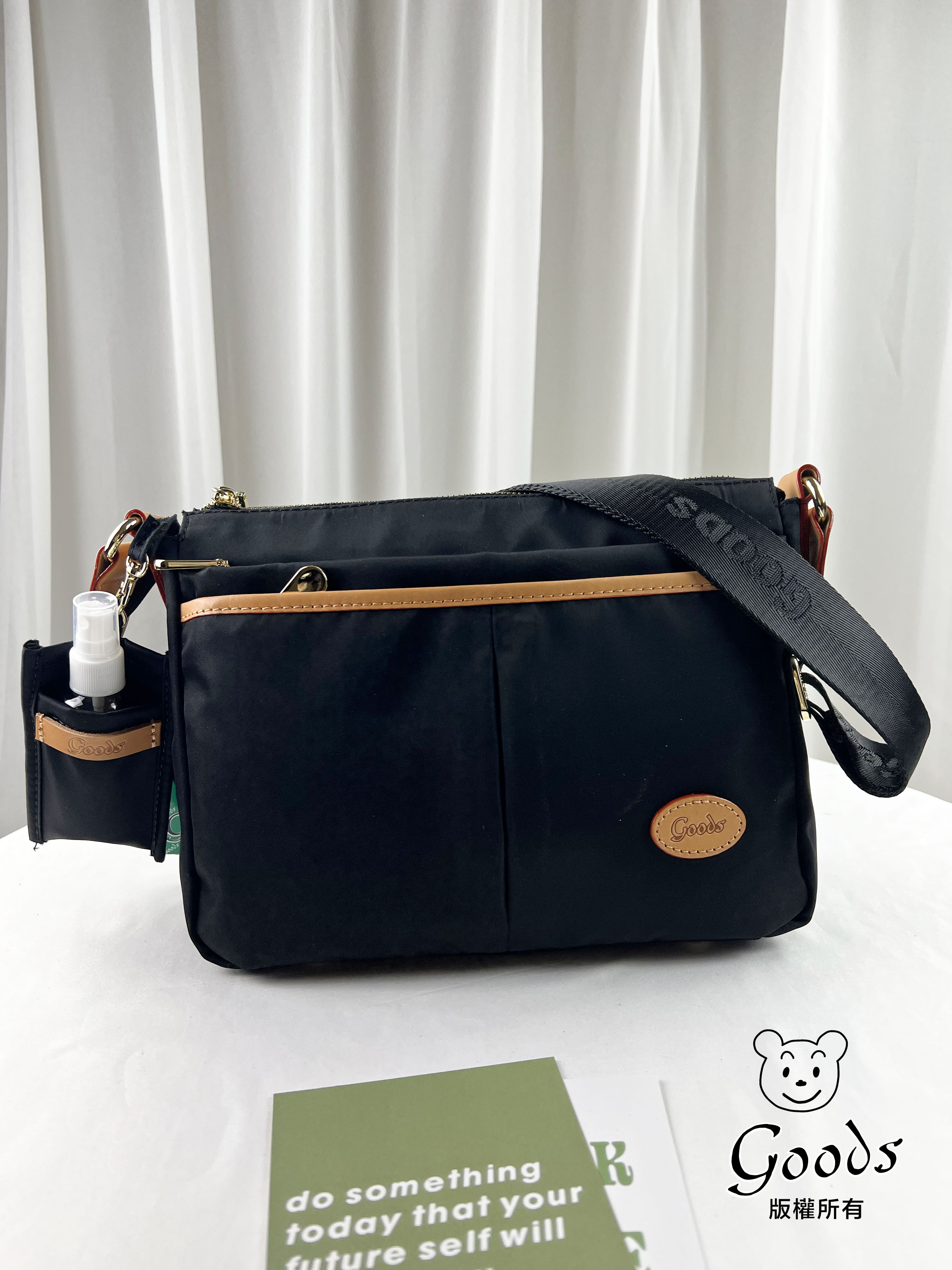 GOODS 素面尼龍防潑水側背包 附酒精保護套+酒精瓶   #2814