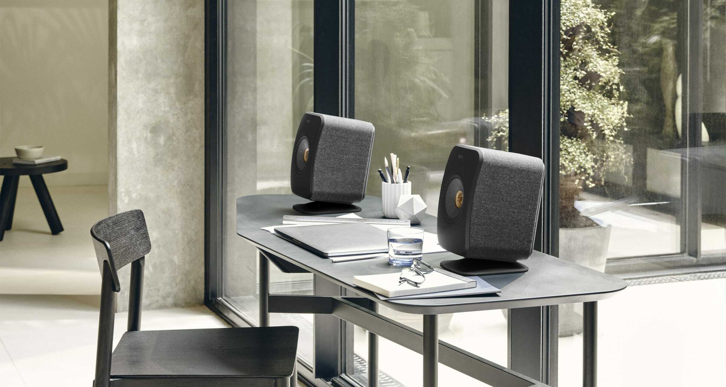KEF P1 Desk Pad ブラック LSX II LSX II LT 用 Amazon.co.jp: KEF LSX II/LT用 P1 デスクスタンド/デスクパッド