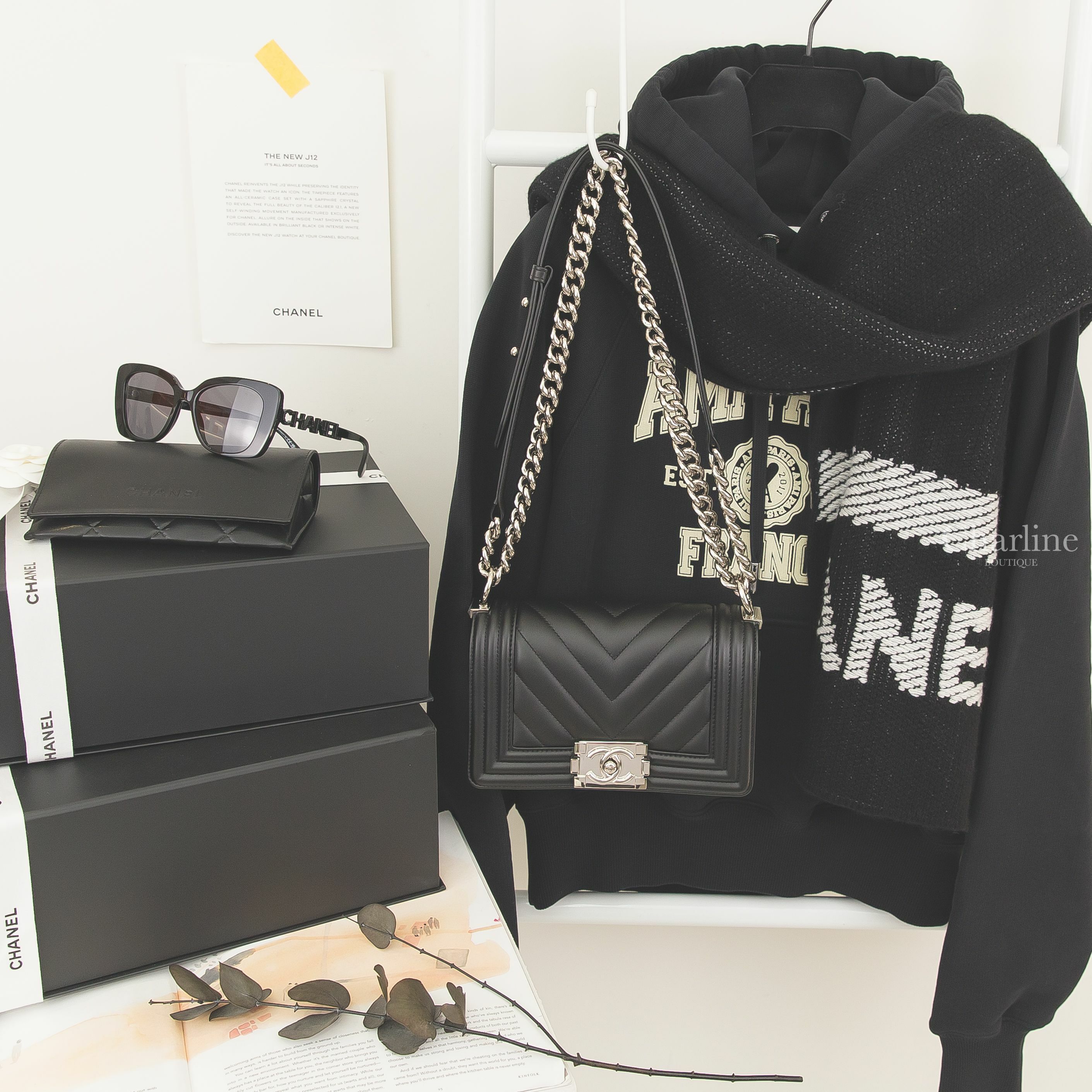 Chanel Cashmere Scarf 黑底白字喀什米爾圍巾,Small Boy Chanel Handbag 黑色銀CC銀鍊20cm牛皮山形紋手提肩背包,黑色方框側邊黑鑽 Chanel 太陽眼鏡-Charline Boutique 精品代購