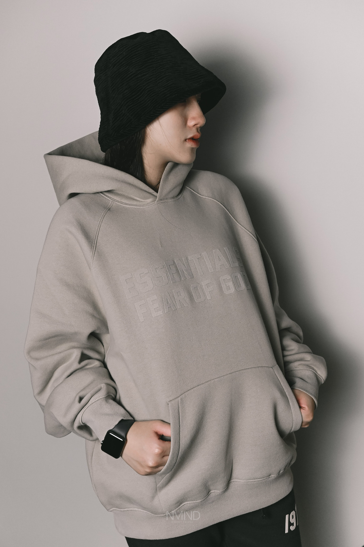 <線上SALE❤️‍🔥>ESSENTIALS 毛氈標帽TEE SMOKE煙燻灰