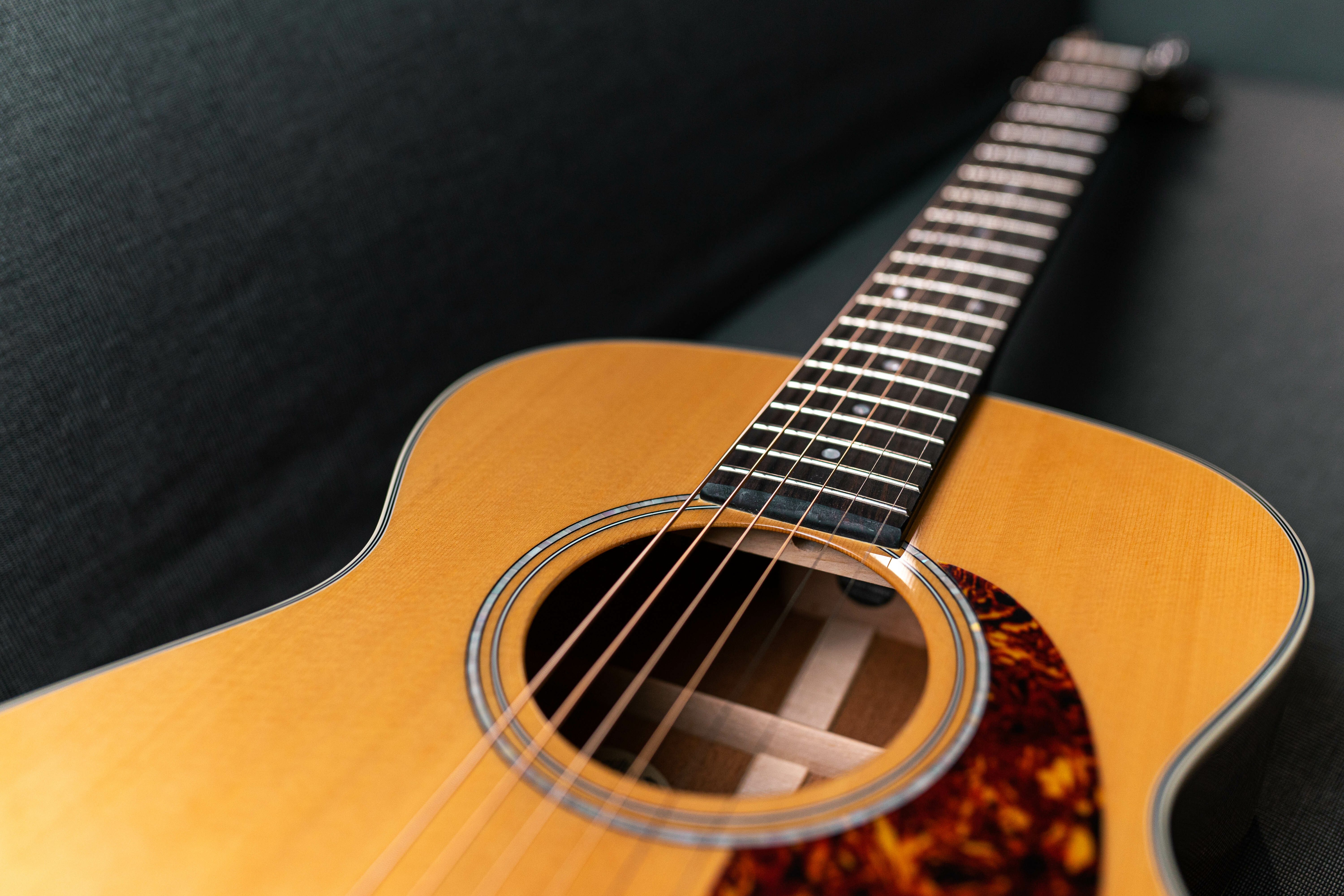 Guild Guild M-140 39吋 全單板 Concert桶身 Sitka雲杉面板 非洲桃花心木側背板 附原廠厚袋 第 3 張圖片｜三峽吉他 / Bass