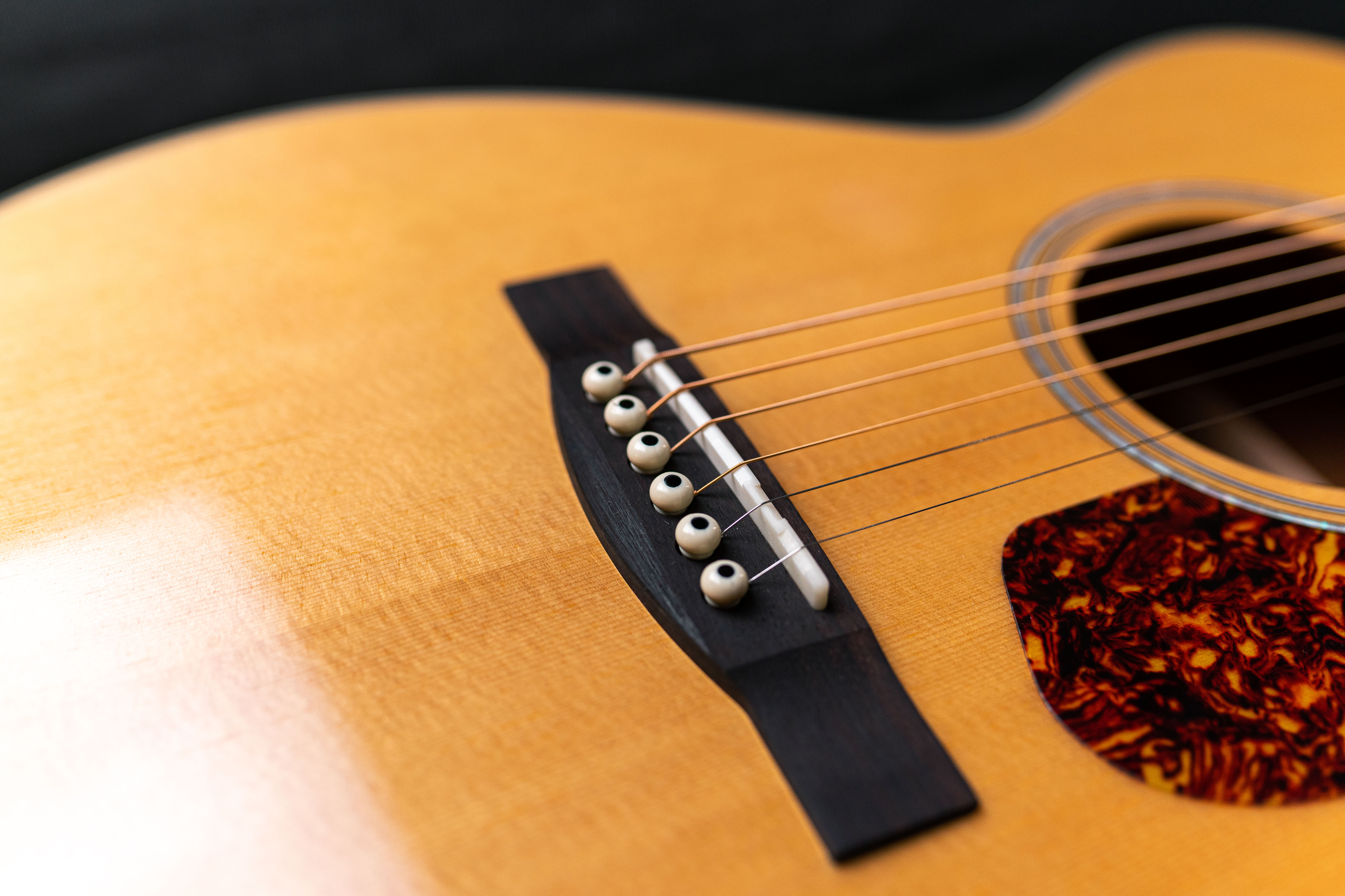 Guild Guild M-140 39吋 全單板 Concert桶身 Sitka雲杉面板 非洲桃花心木側背板 附原廠厚袋 第 5 張圖片｜三峽吉他 / Bass