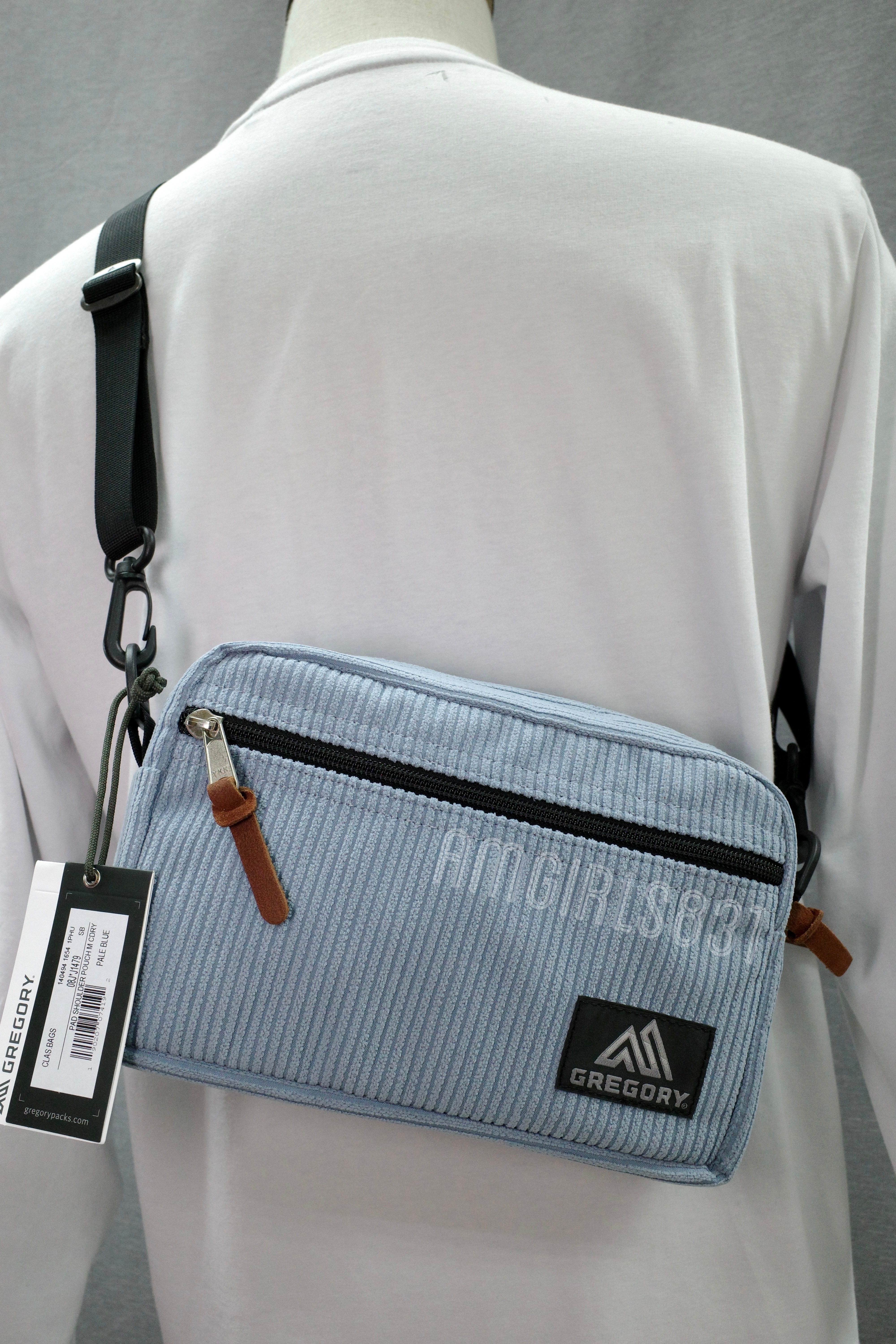 GREGORY PADDED SHOULDER POUCH M Pale blue