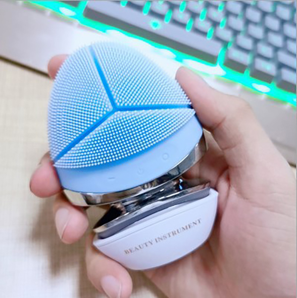 Japan JTSK multi-functional rechargeable silicone waterproof cleansing instrument Micro-current constant temperature ultrasonic introduction instrument (P3201)