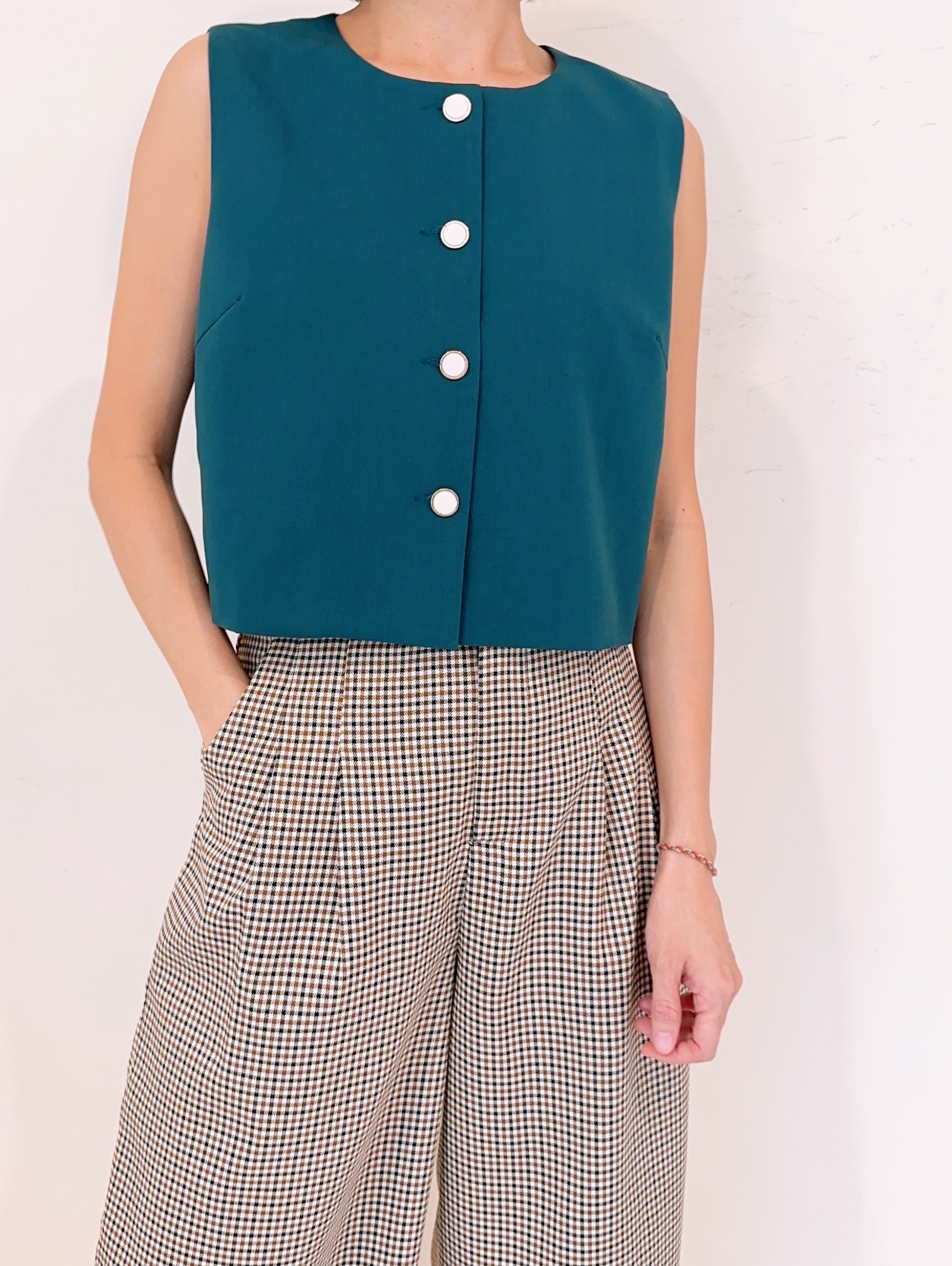 BUTTON CROP BLOUSE