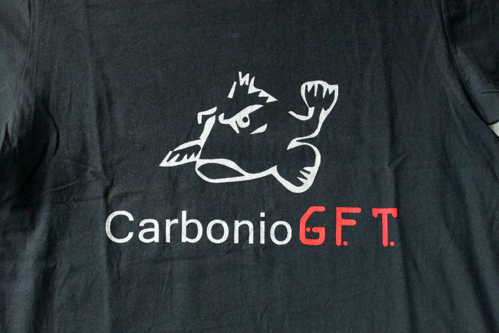 CARBONIO GFT - 紀念短T恤(黑色/雙面大LOGO款)