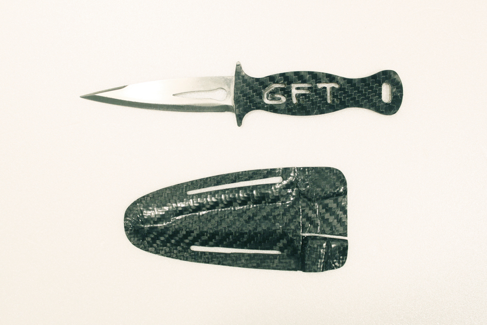 CARBONIO GFT - 碳纖飾板尖刺型潛水刀