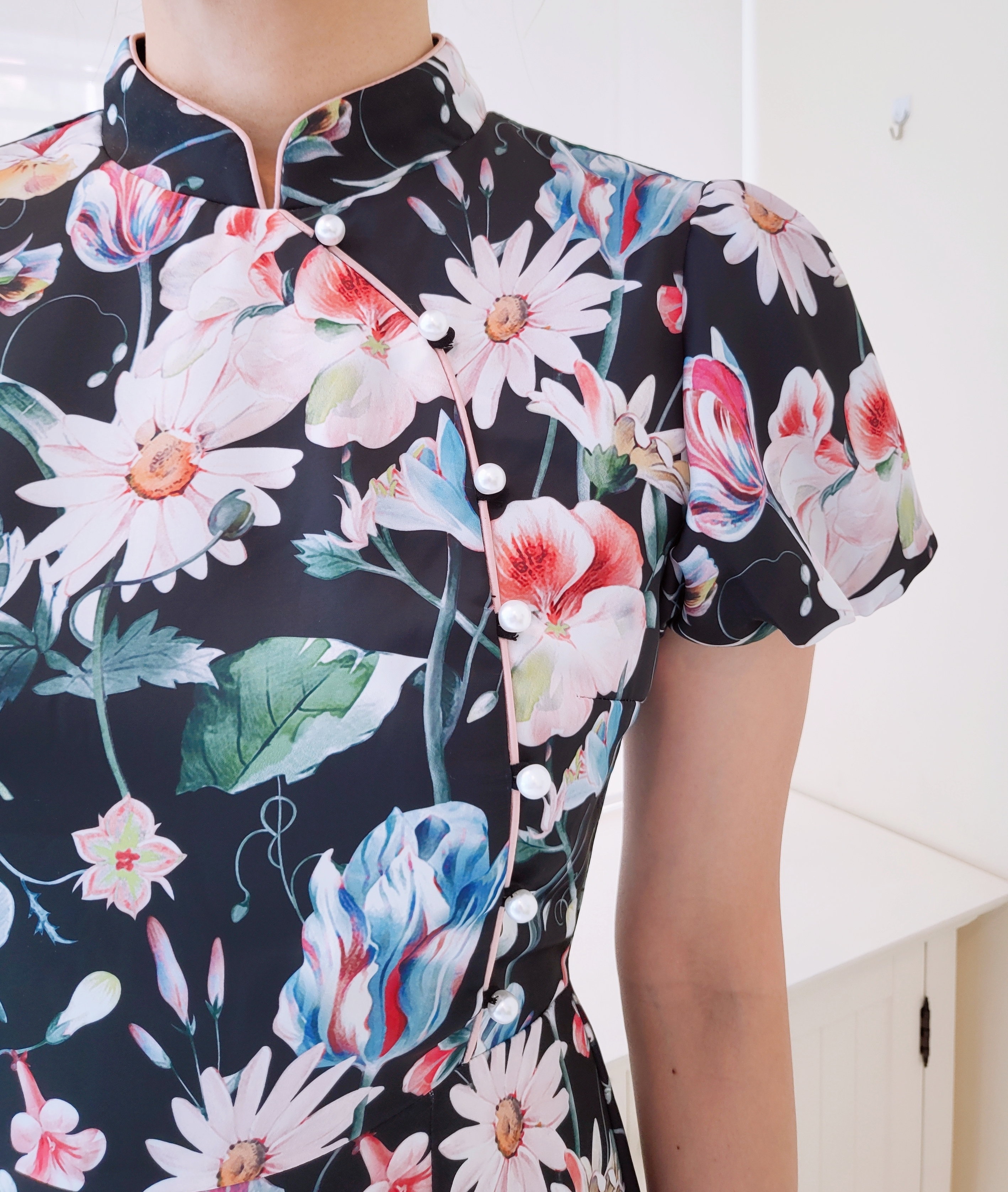 FLORAL S/SLEEVE SHORT DRESS