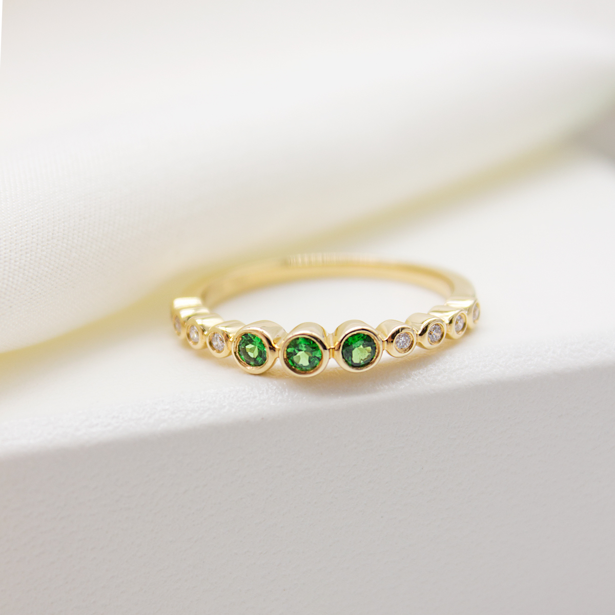 Bubble Dream 石榴石戒指