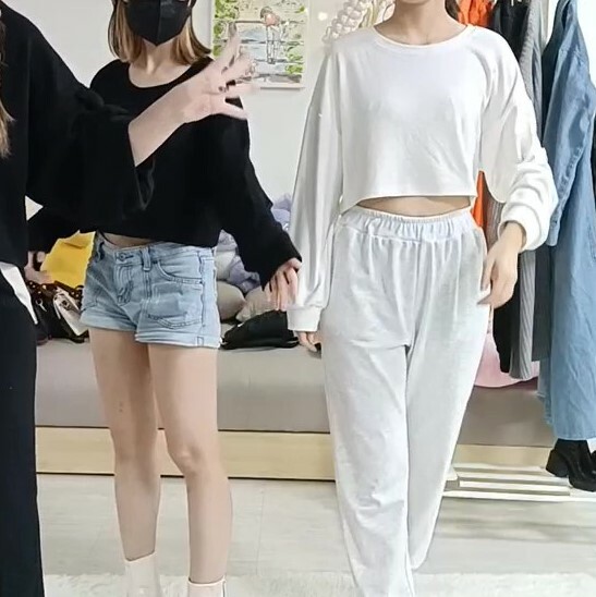 【小編包色】正韓超親膚黑白素色短版長袖上衣(S-XL)