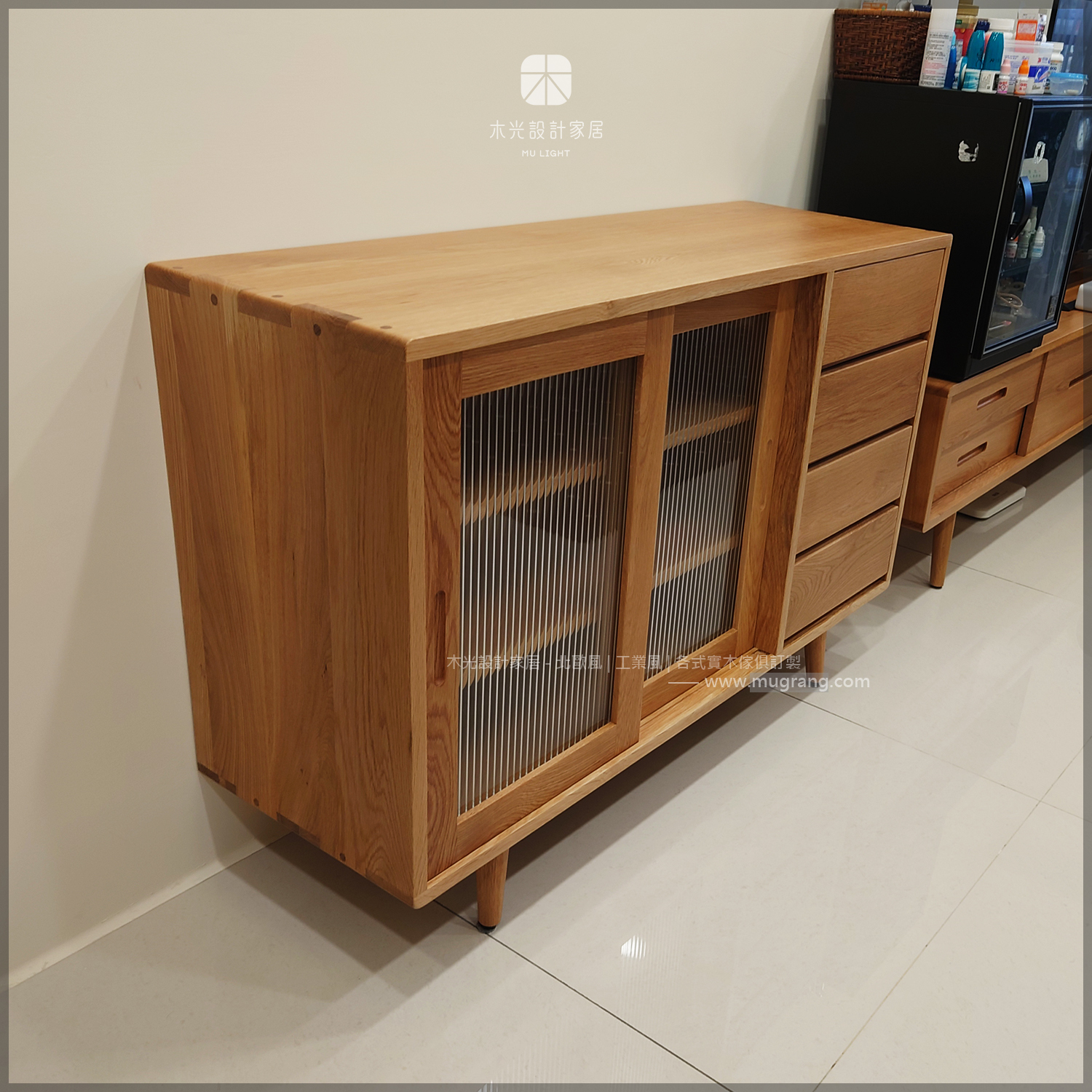 Esther-白橡木長虹玻璃滑門櫃|可訂製