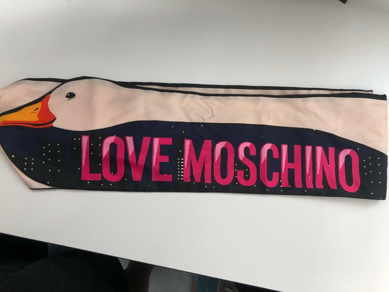[S] MOSCHINO MOSCHINO DUCK SCARF, NAVY, SM301 (SM301)