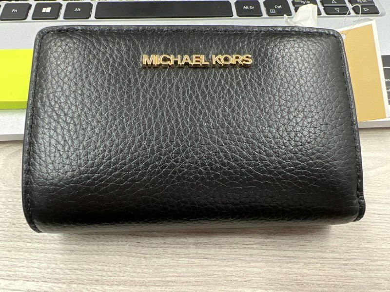 [S] MICHAEL KORS JET SET TRAVEL MEDIUM BIFOLD WALLET,BLACK, 193599222264 (SMK222)