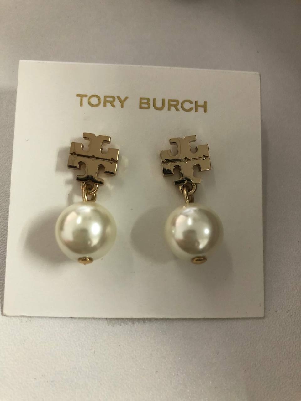 [S] TORY BURCH LOGO PEAR DROP EARRING,GOLD, 190041855728 (STB203)