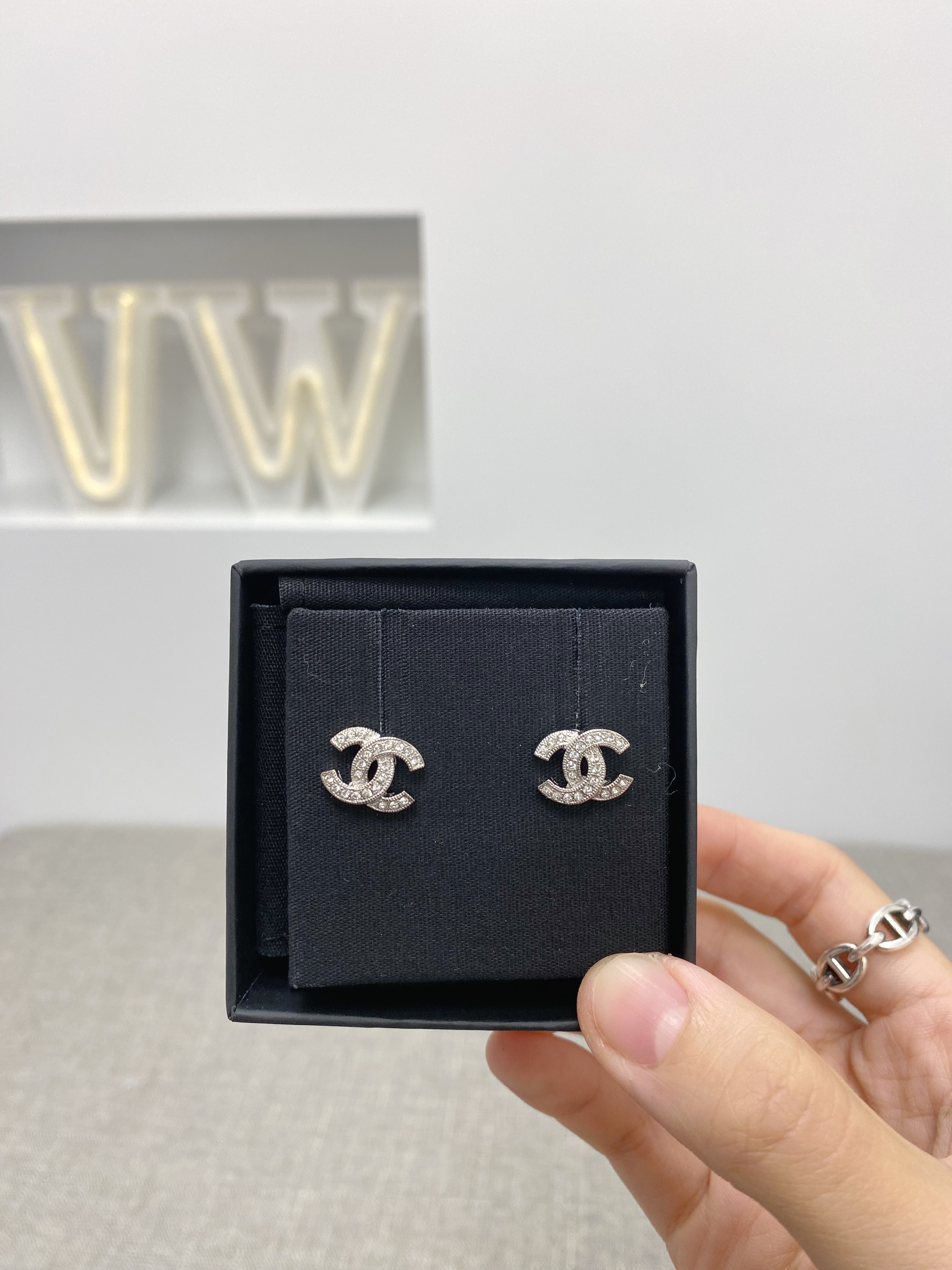 Chanel Classic Earrings (A88429)