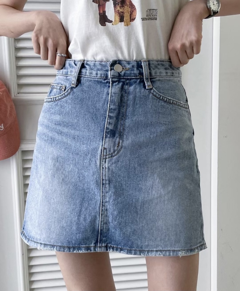洗水牛仔短裙
