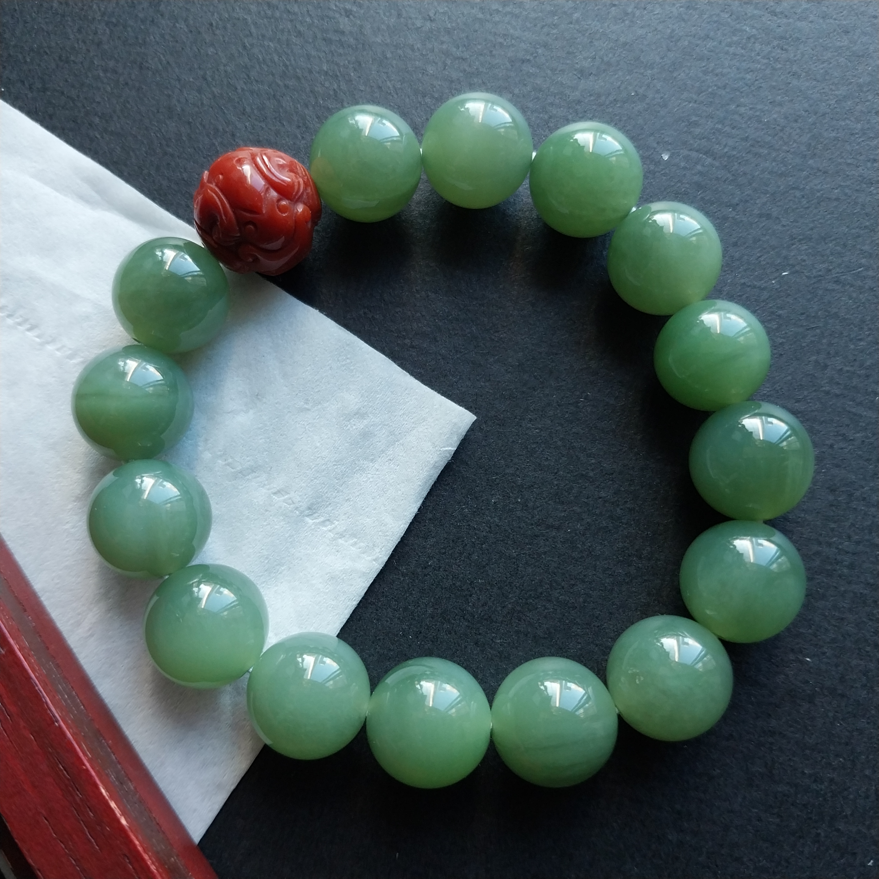 J2089 和田玉碧玉粉青貓眼手串