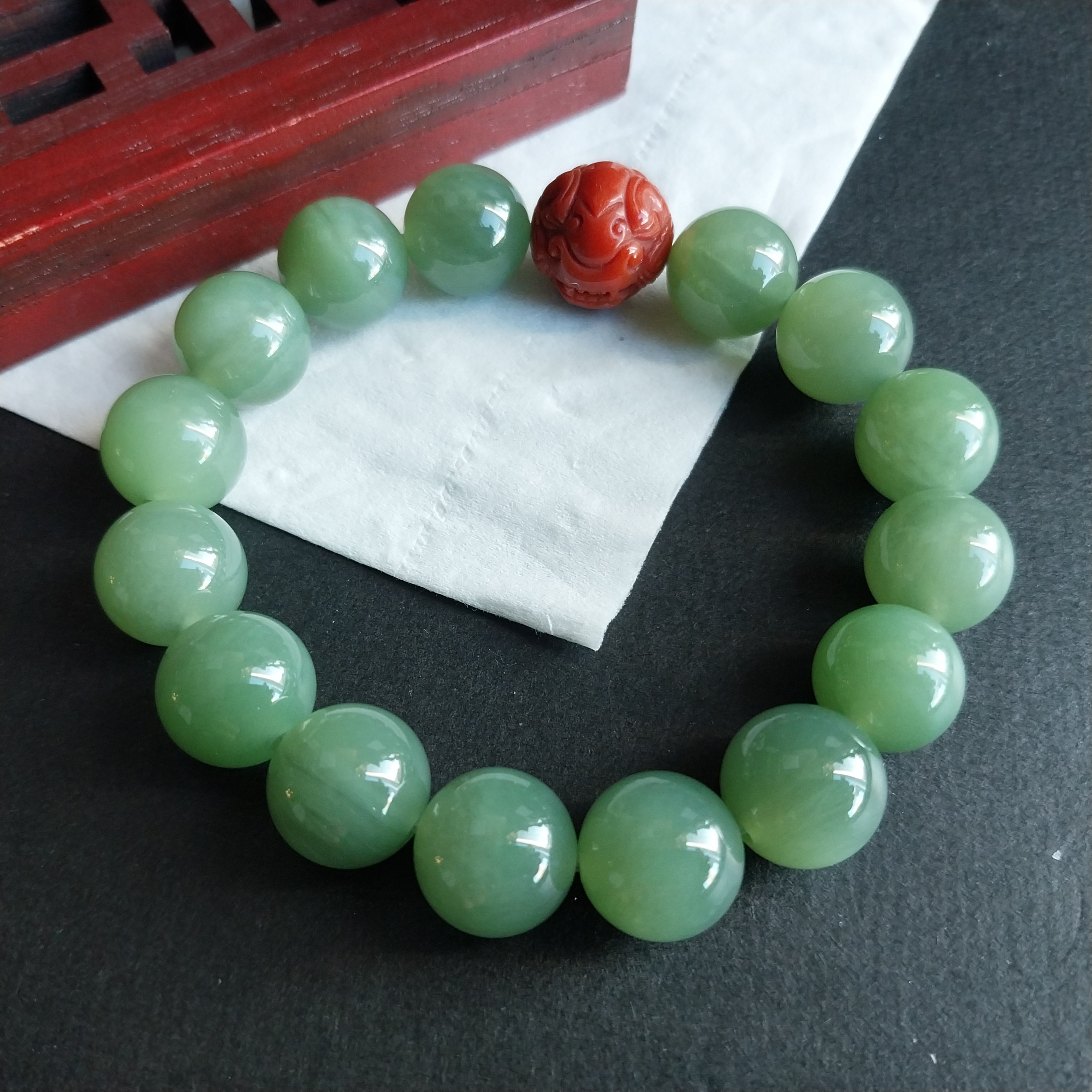 和田玉碧玉粉青貓眼手串, 天然和田玉軟玉