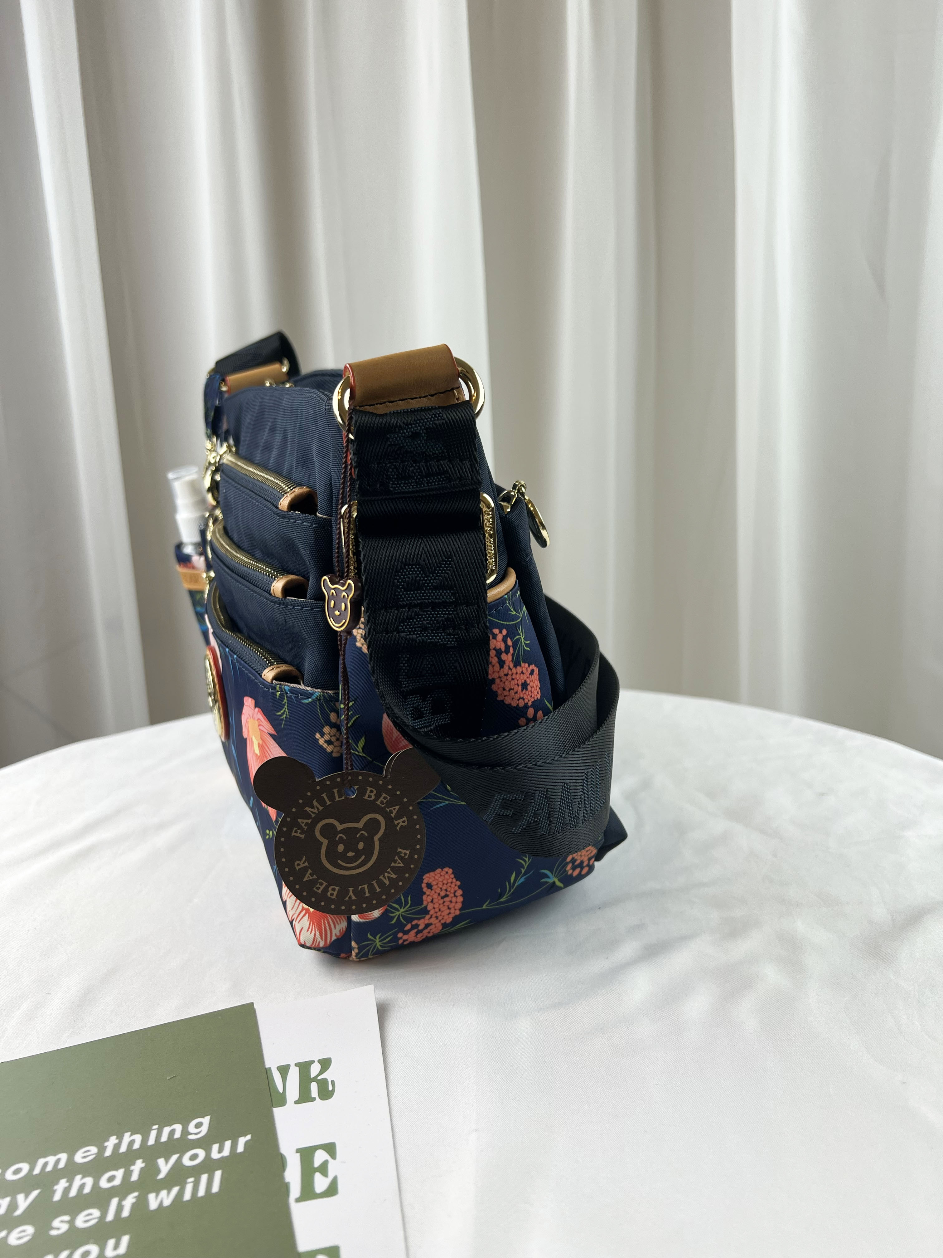 FamilyBear 藍橙花拼色防潑水側背包 附酒精保護套+酒精瓶 #2502