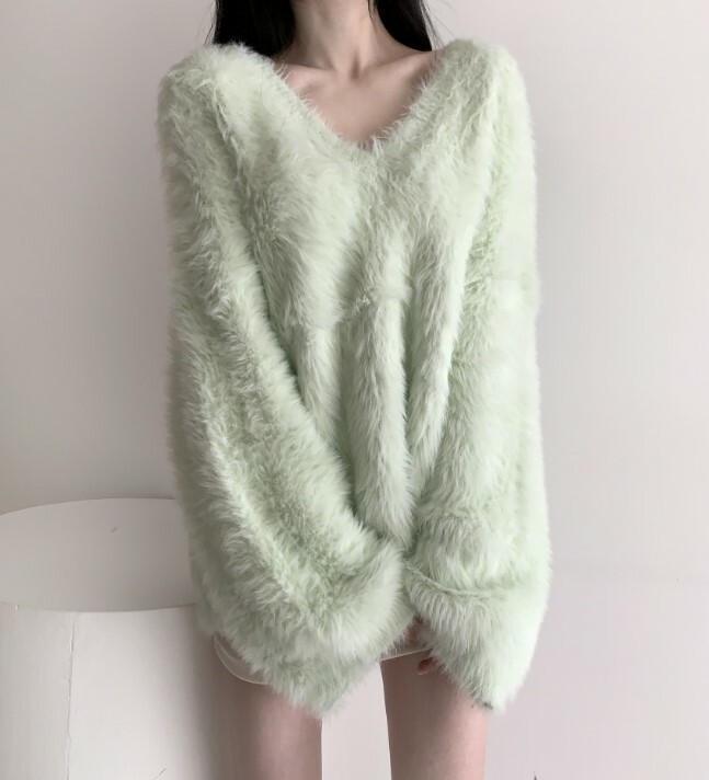 ᴷᴼᴿᴱᴬ 🇰🇷暖呼呼海馬毛V領糯軟毛毛上衣