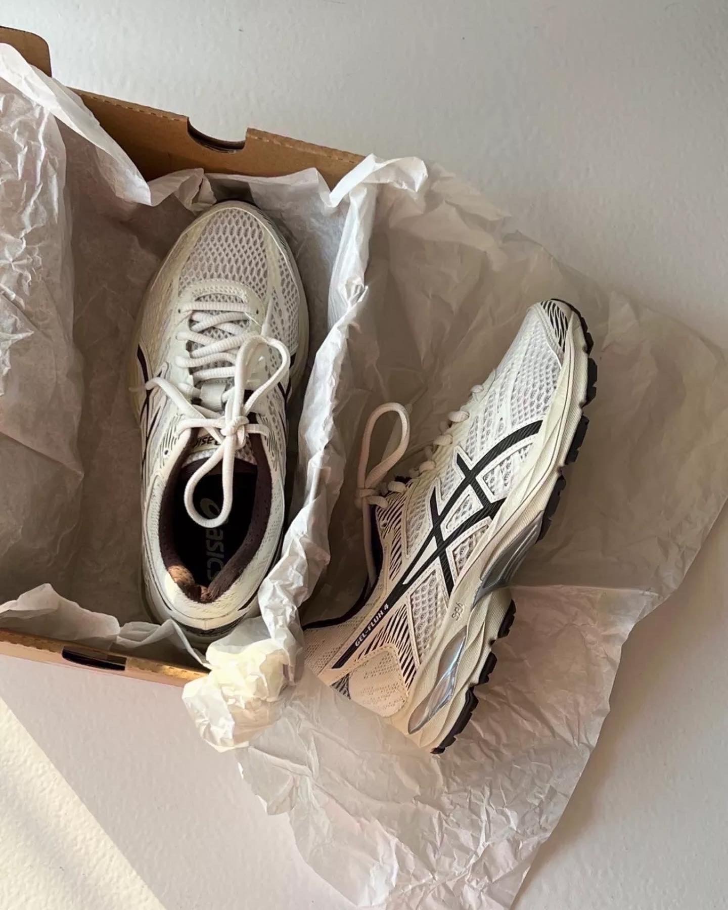 ASICS FLUX 4 巧克力 奶油 咖啡 大地色 米白 / 預購