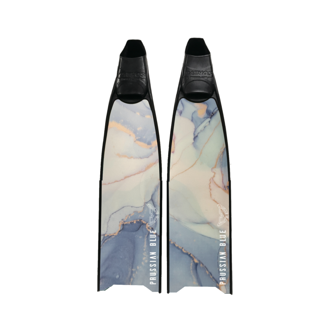 ▲2022 普魯士藍 玻纖彩繪板 水彩記憶