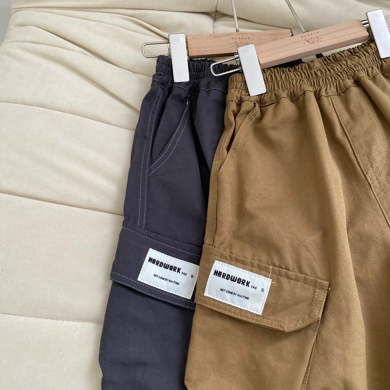 GUA_小布標縮口直筒工裝褲_G1102