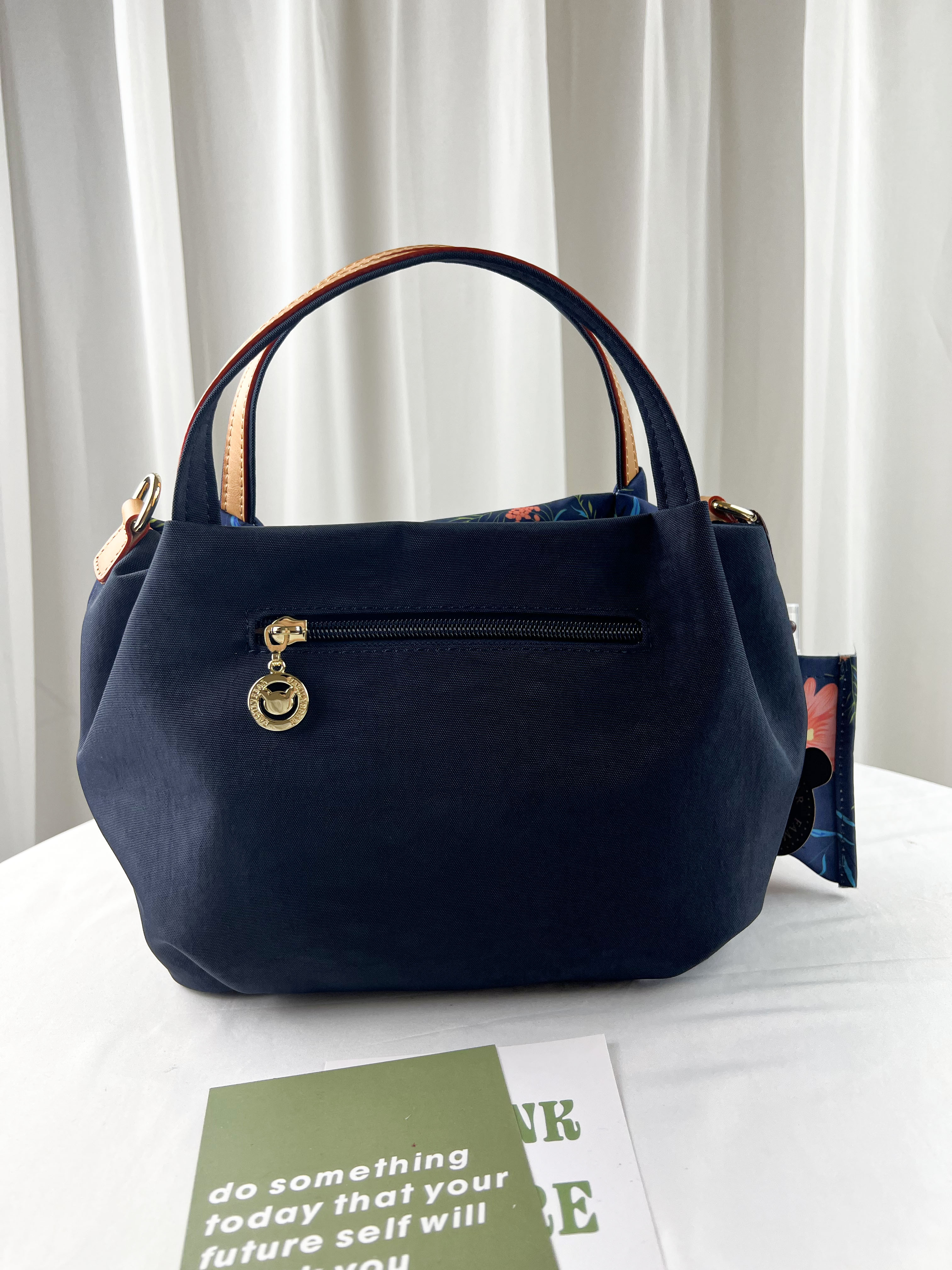 FamilyBear 藍橙花拼色防潑水手提包 / 側背包 附酒精保護套+酒精瓶 #2808